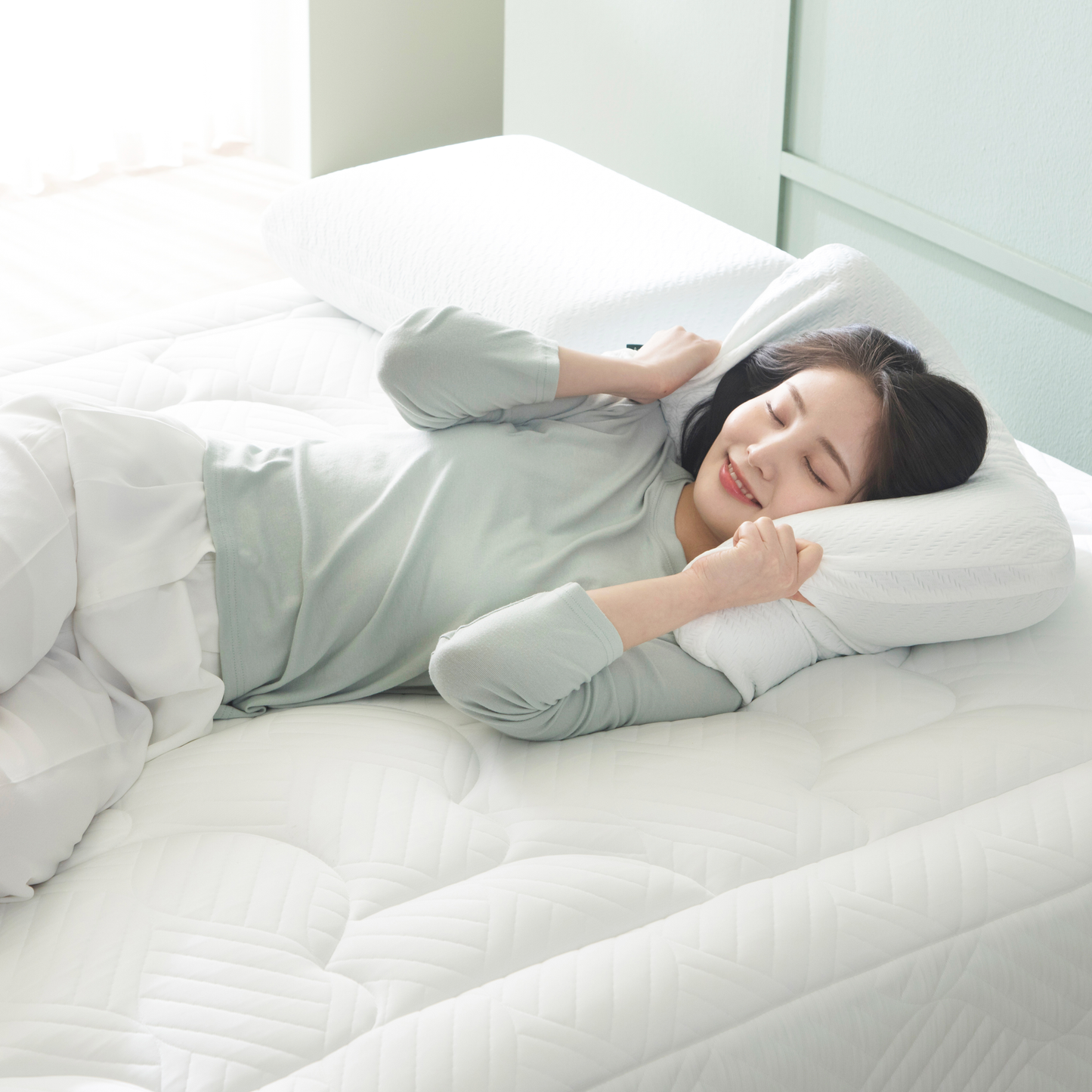 'Cool Series' Cool Gel Memory Foam Traditional Pillow (With Air Holes) - Medium Soft