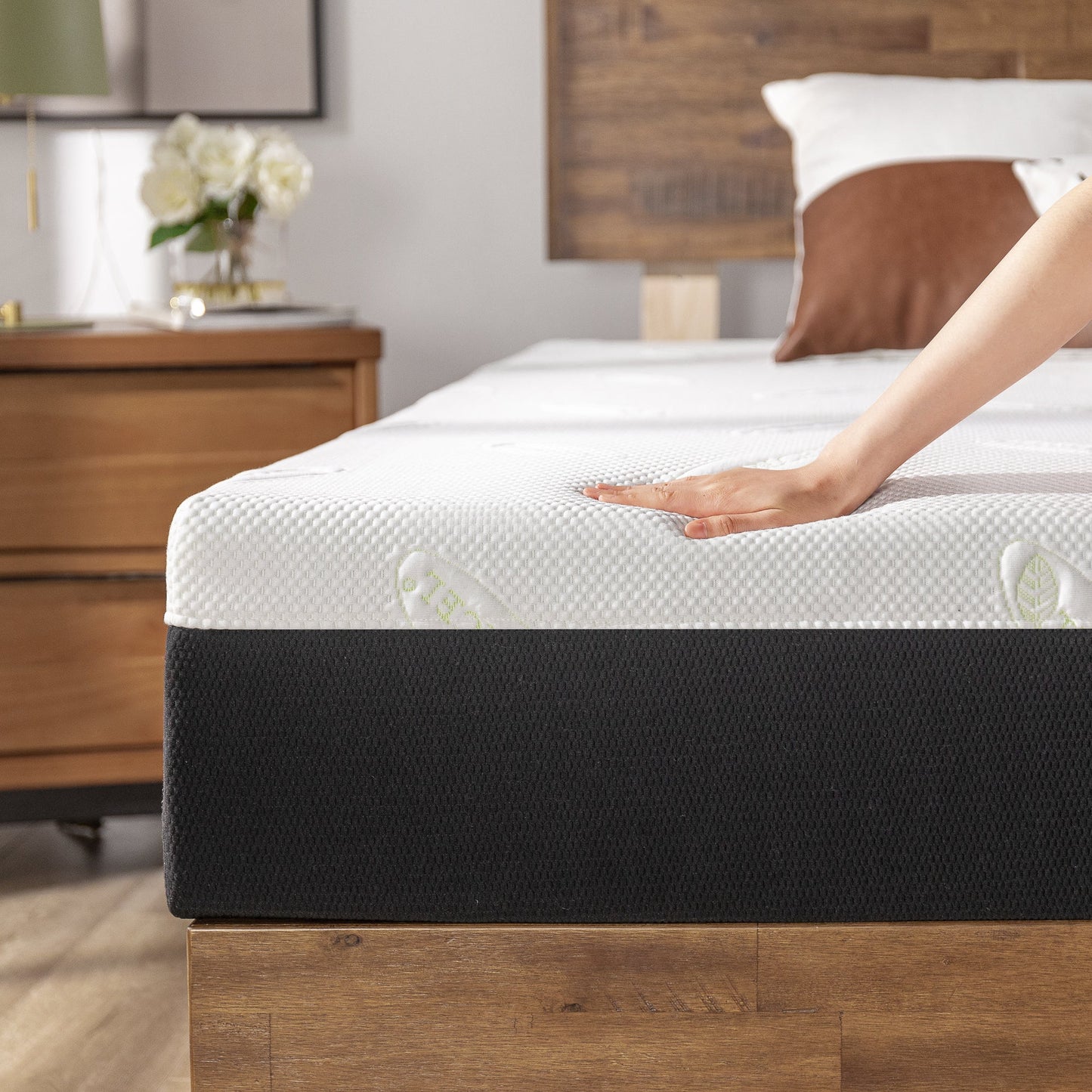 Tilam SuperCool Series iCoil 2.0 Natural Latex Smooth Top Mattress With Edge Support (Tencel) 10" [Clearance]