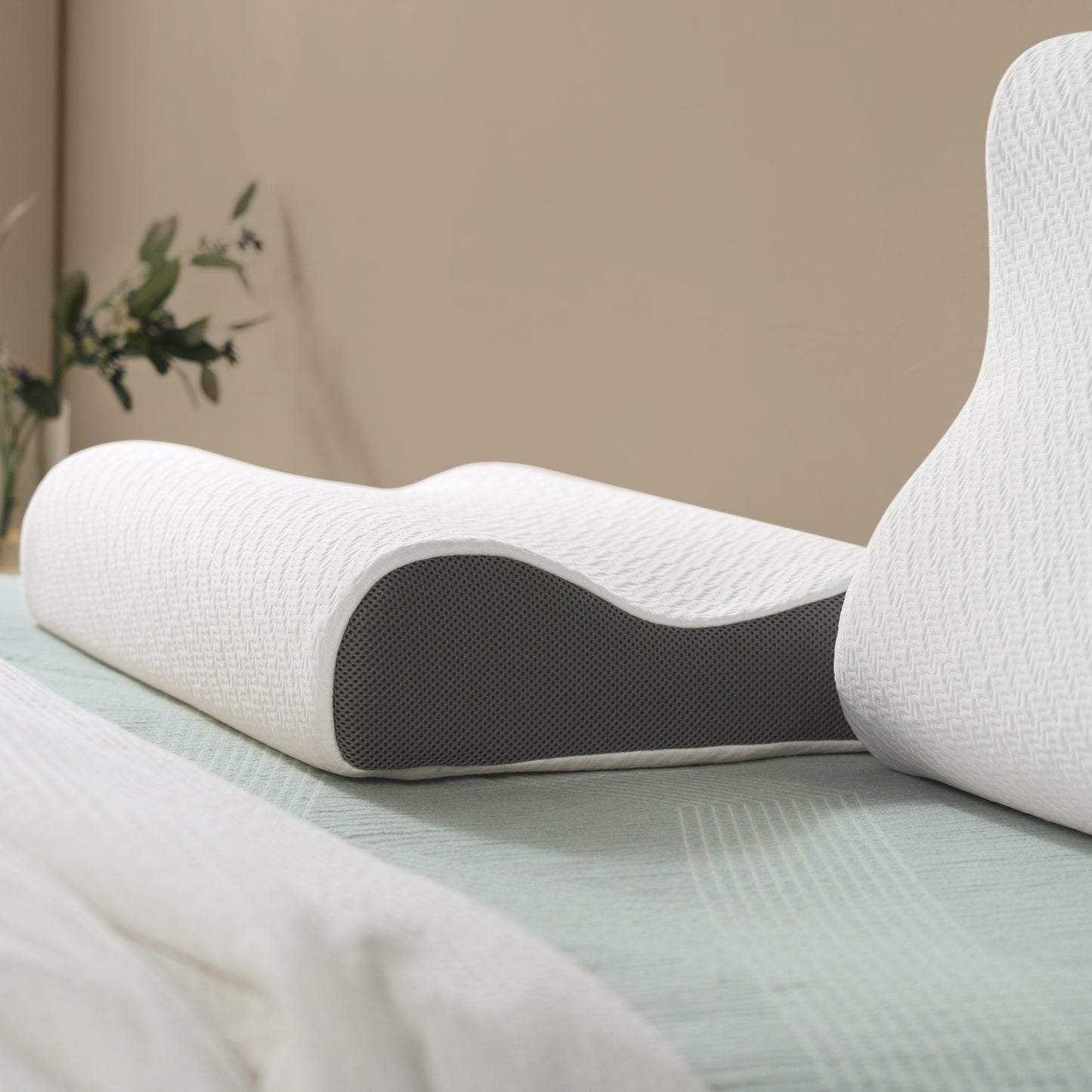 Cool Series Contour Memory Foam Pillow with Green Tea Infused