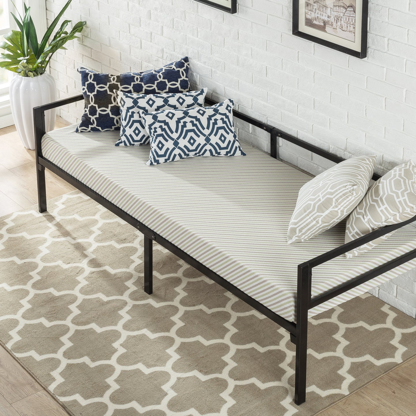 Quick Lock Metal Daybed with Memory Foam Mattress