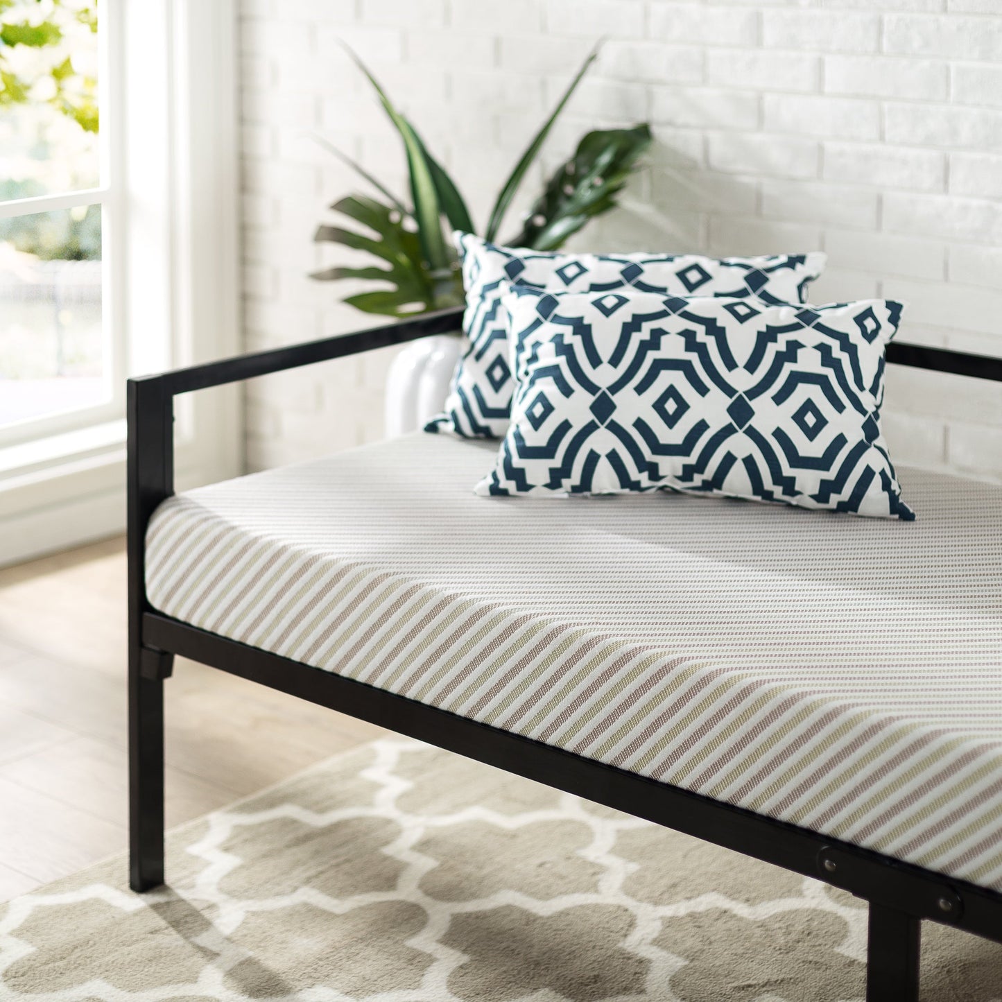 Quick Lock Metal Daybed with Memory Foam Mattress